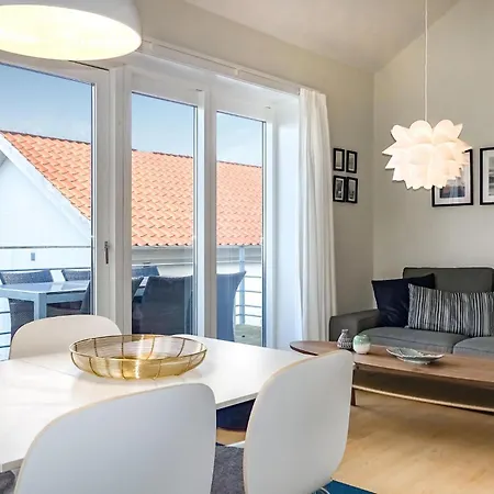 2 Bedroom Cozy In Holiday home