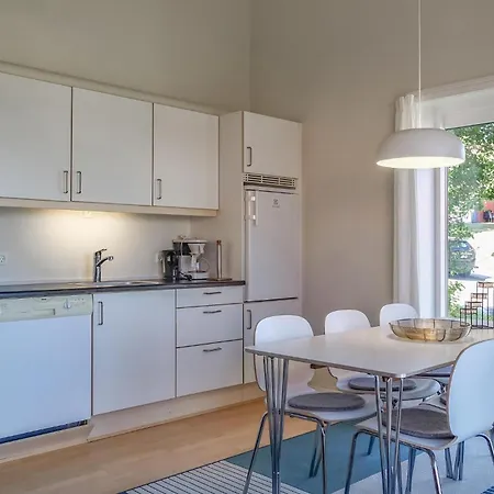 2 Bedroom Cozy In Holiday home